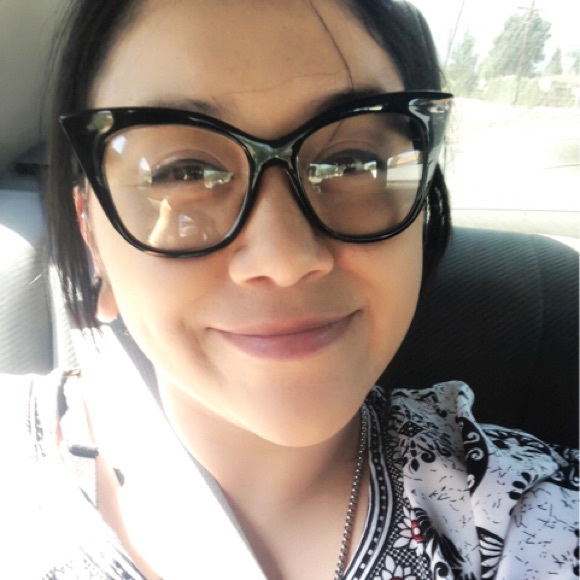 Meet Your Posher - Picture 1 of 4